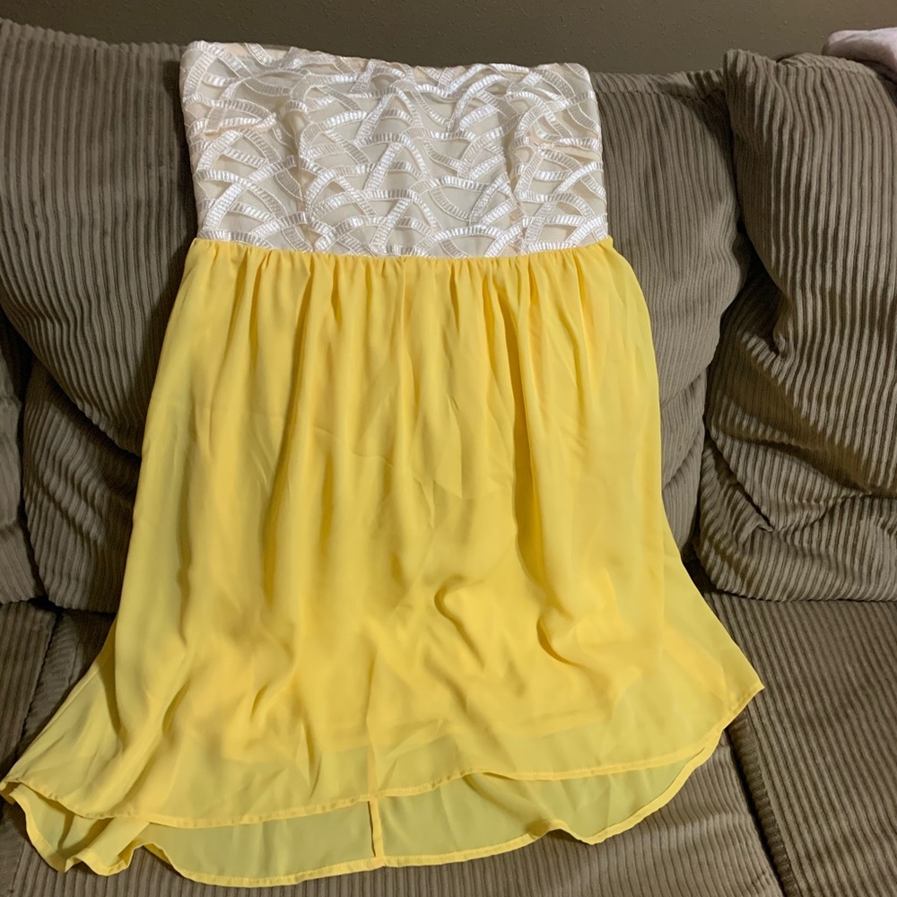 Strapless yellow dress